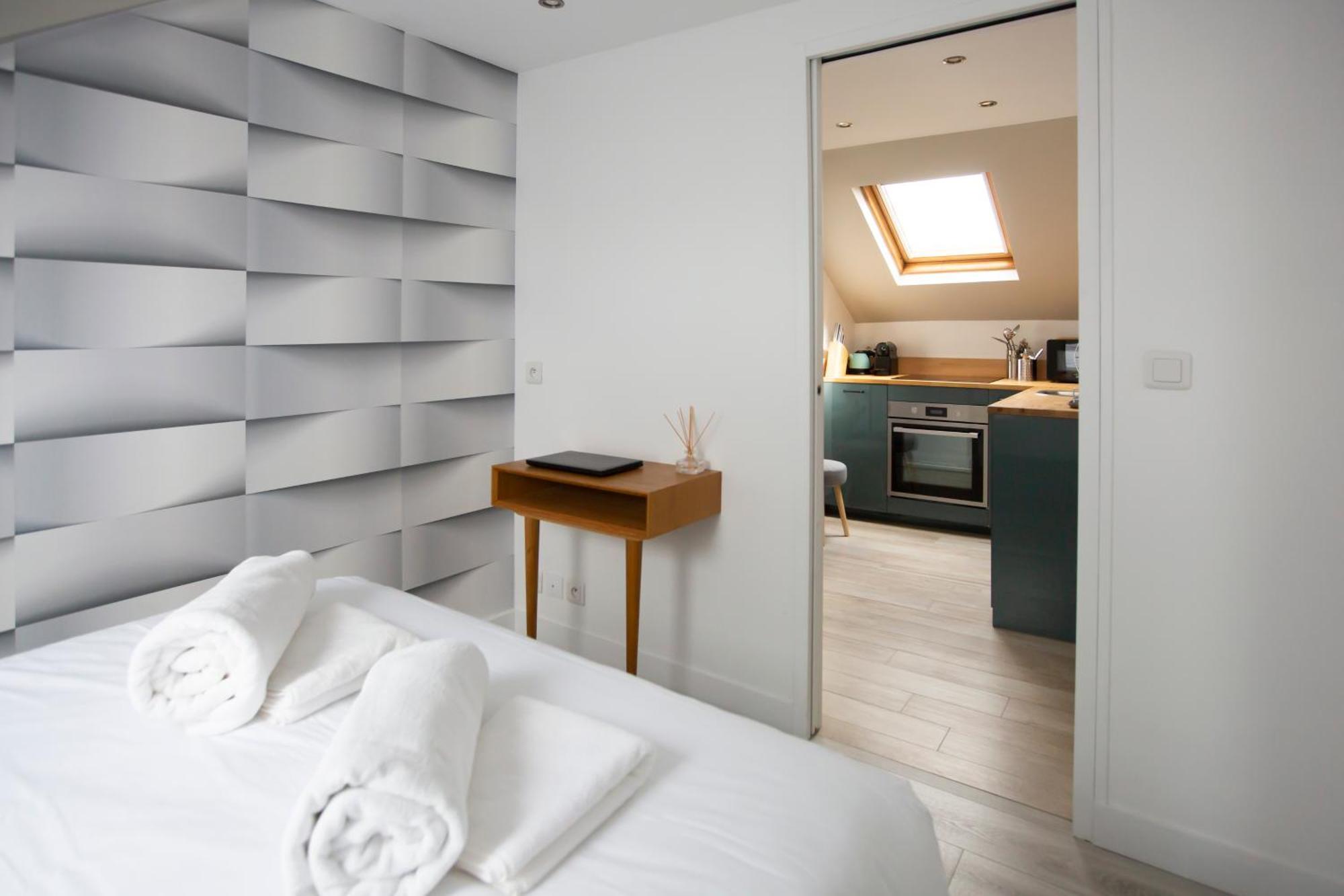 Modern Apartement In The City Center. Poissy Eksteriør billede