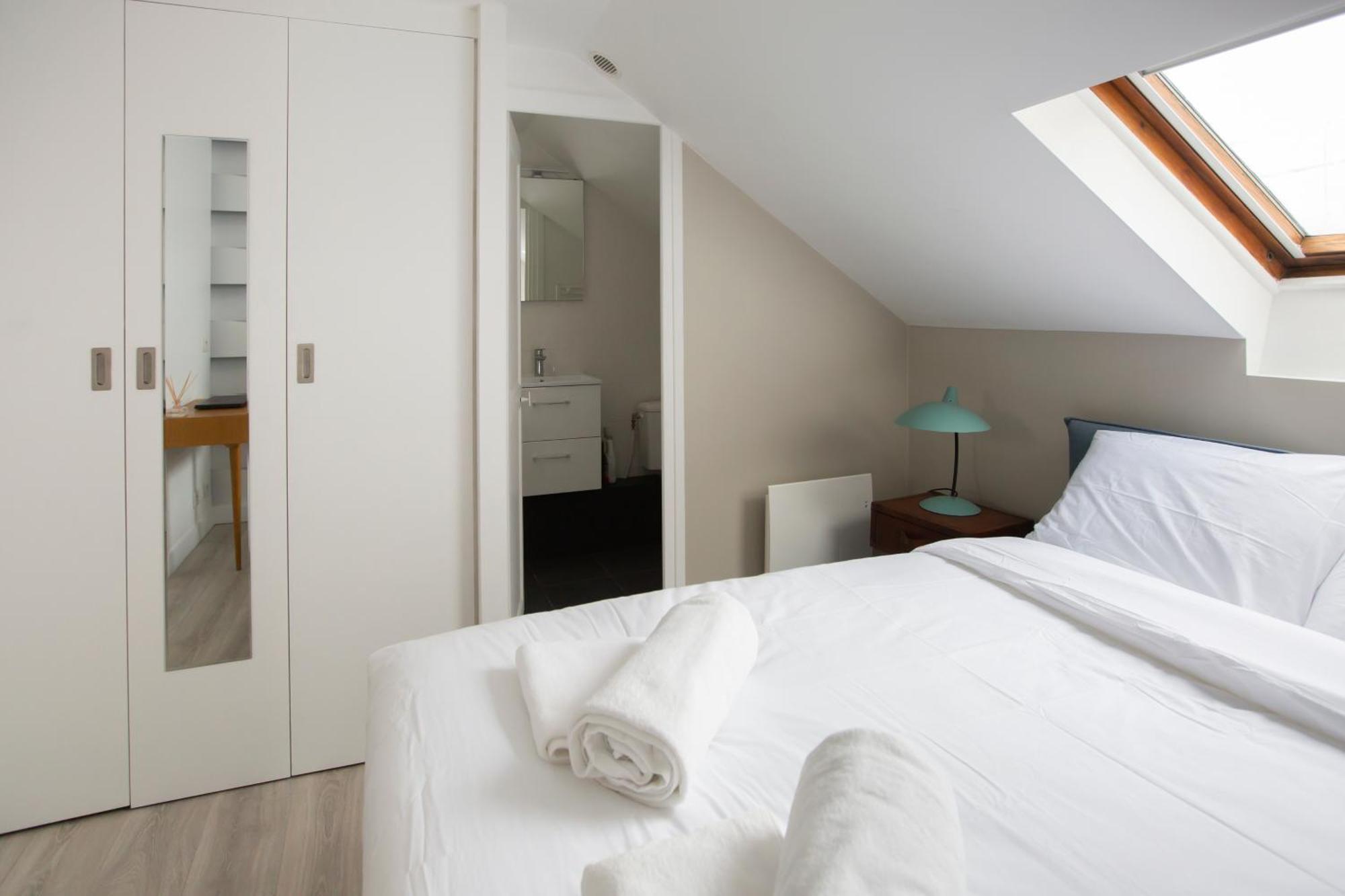 Modern Apartement In The City Center. Poissy Eksteriør billede